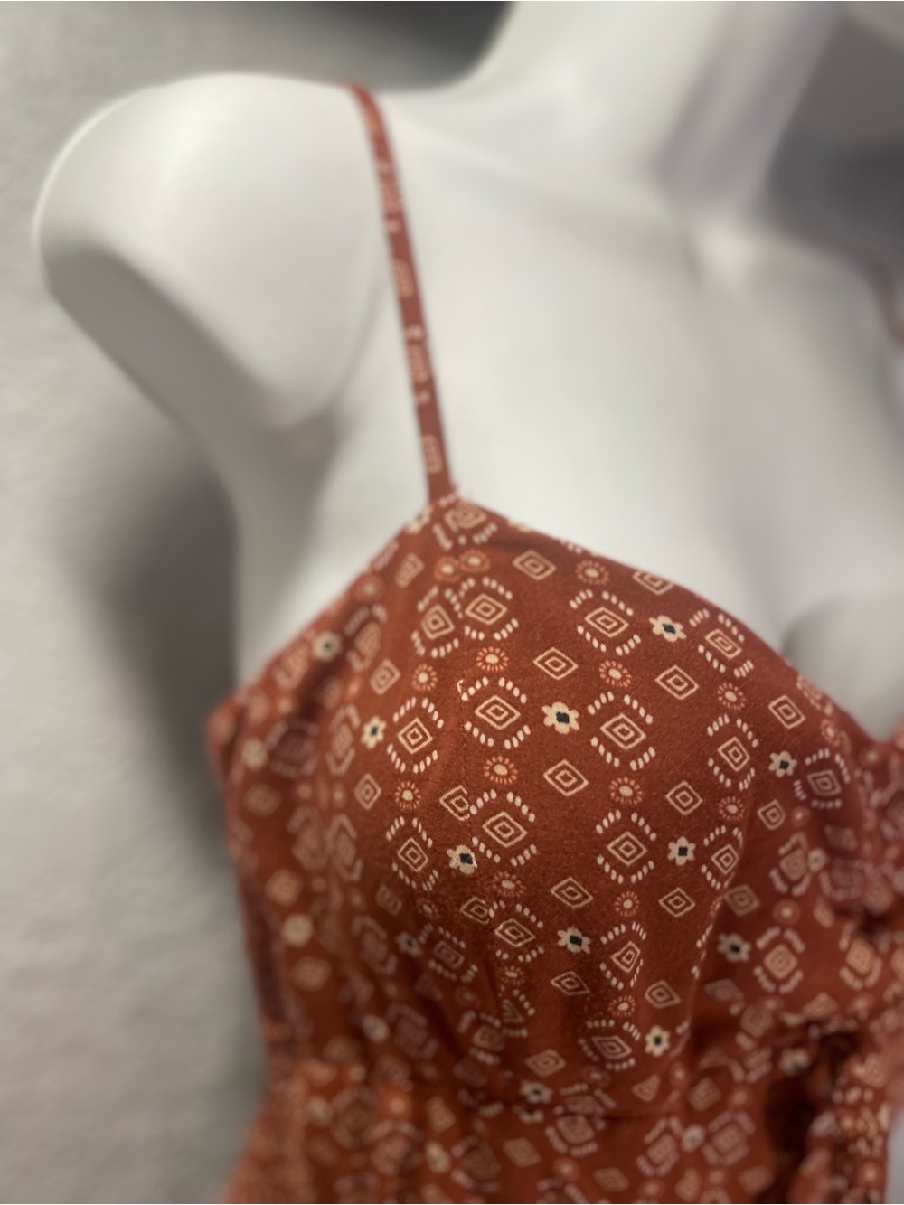 AUW Rust-Patterned Smocked Top - Picture 2 of 9